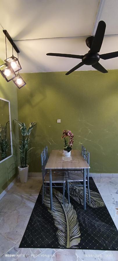 Homestay Rezeki บาตูกาจาห์ ภายนอก รูปภาพ